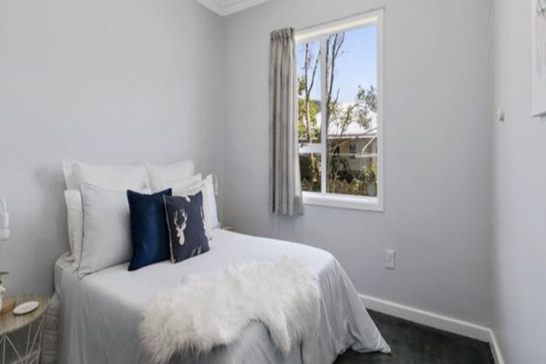 Photo of property in 140 Main Road, Wainuiomata, Lower Hutt, 5014