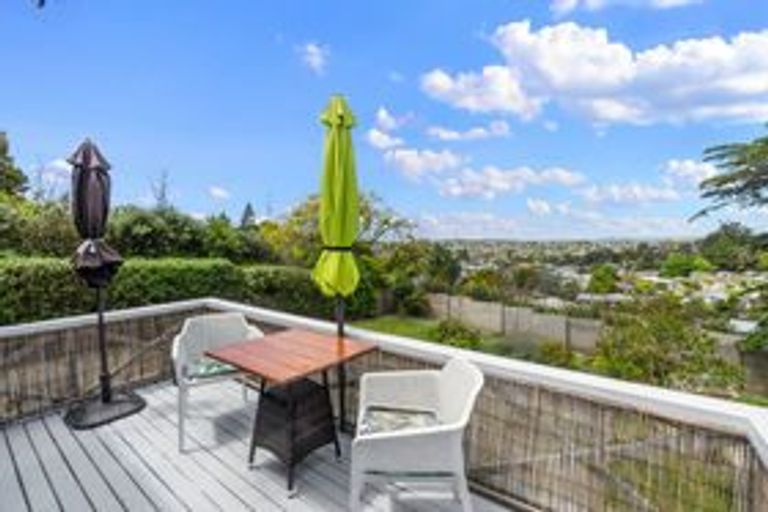 Photo of property in 319 Don Buck Road, Massey, Auckland, 0614