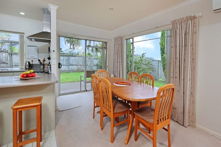 Photo of property in 32 Highfields Terrace, Henderson, Auckland, 0612