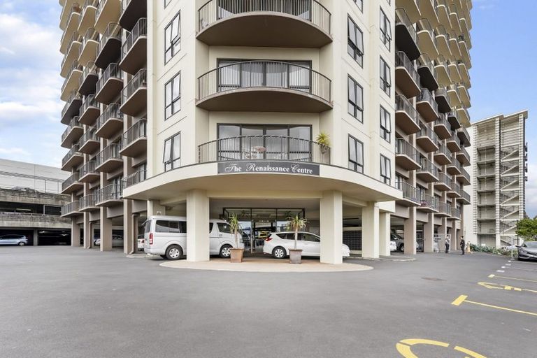 Photo of property in 2d/18 Ronwood Avenue, Manukau, Auckland, 2104
