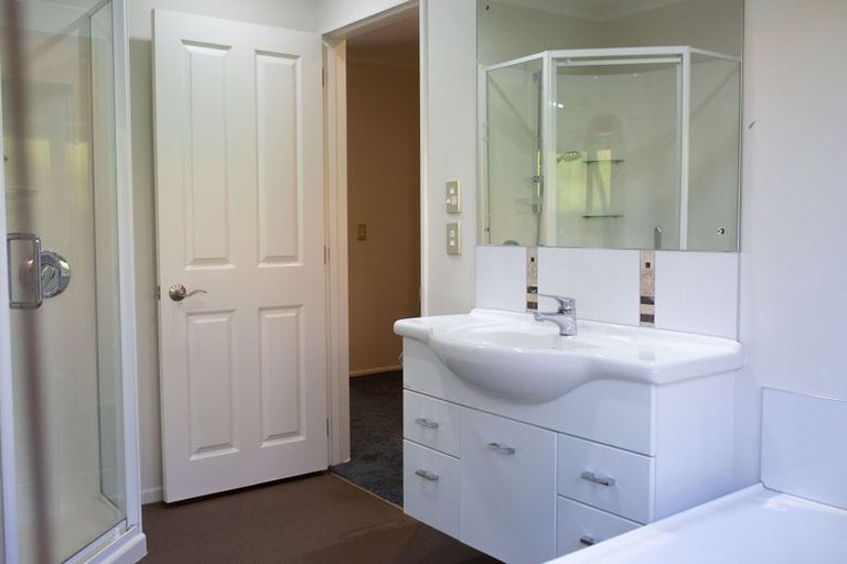 Photo of property in 6 Nimmo Avenue, Waikanae, 5036