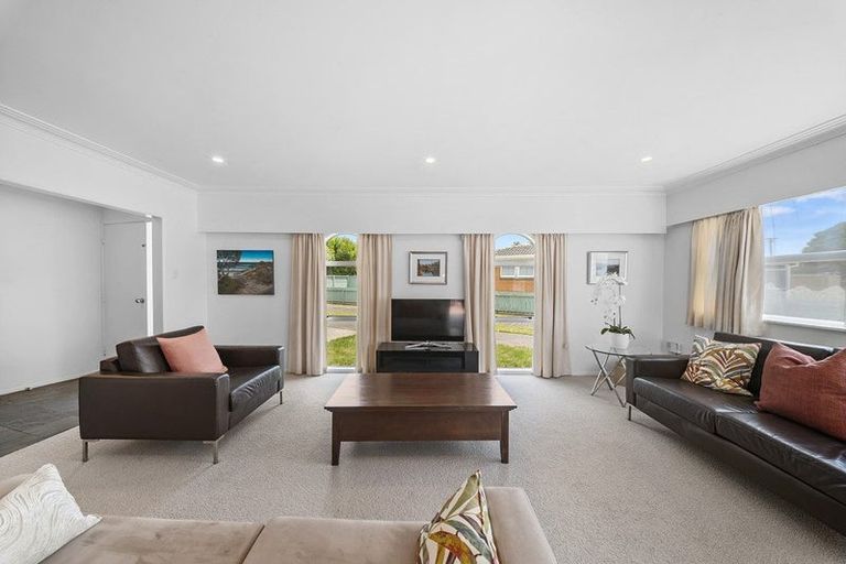 Photo of property in 10 Alf Walker Place, Papakura, 2110