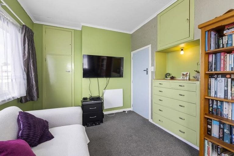 Photo of property in 15 Tasman Street, Opunake, 4616