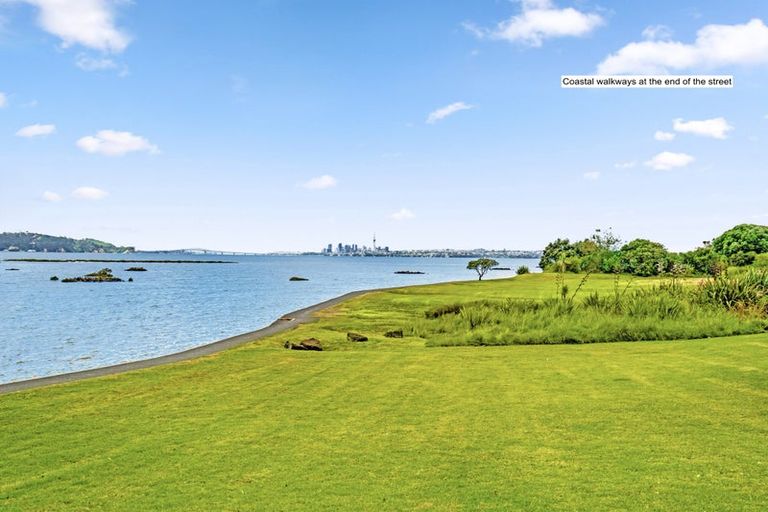 Photo of property in 33b Gill Avenue, Te Atatu Peninsula, Auckland, 0610