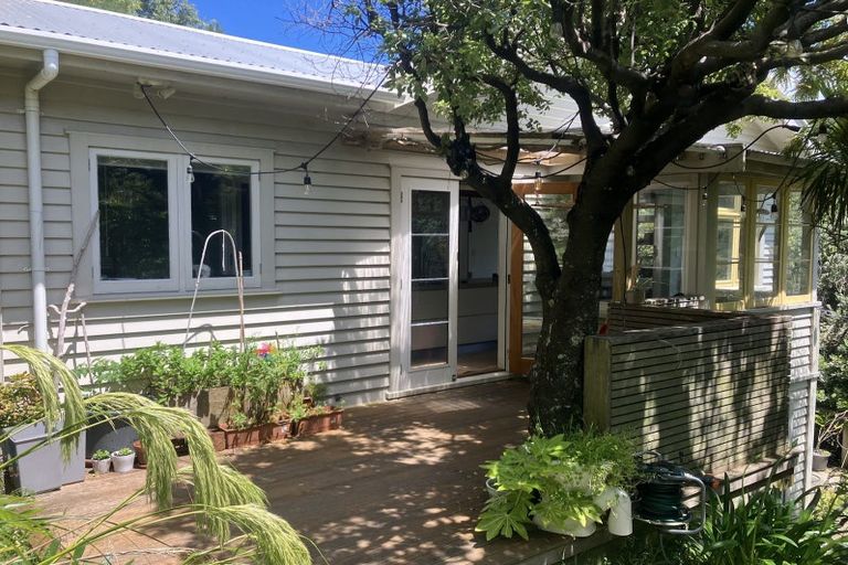 Photo of property in 169 Houghton Bay Road, Houghton Bay, Wellington, 6023