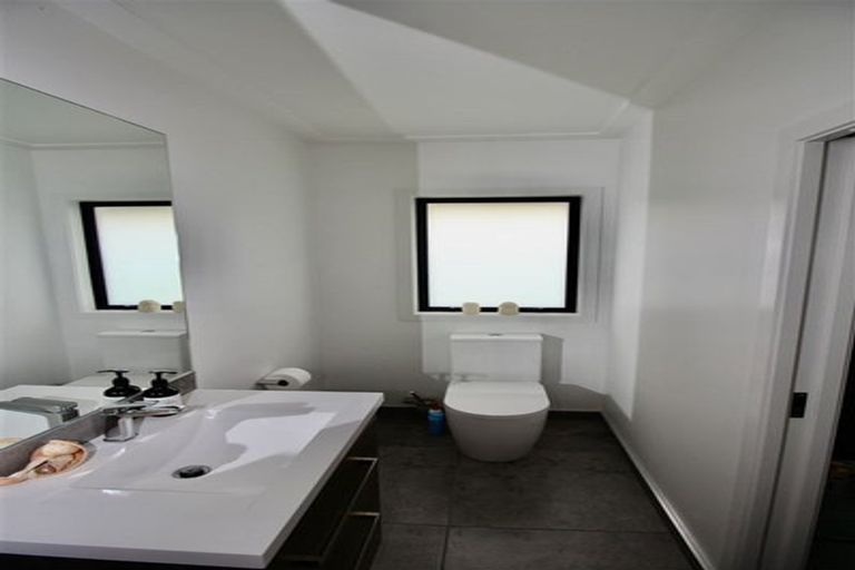 Photo of property in 70 Leeward Drive, Whitianga, 3510