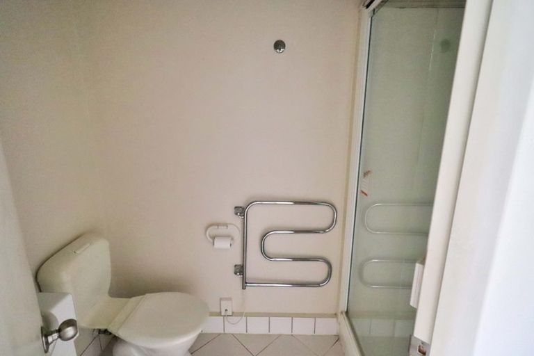 Photo of property in Terrace Tower Apartments, 10a/126 The Terrace, Wellington Central, Wellington, 6011