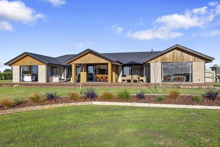 Photo of property in 132 Henwood Road, Paraite, New Plymouth, 4372