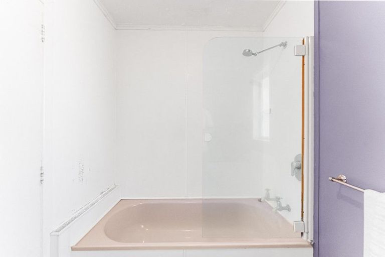 Photo of property in 12 Barclay Street, Ferndale, New Plymouth, 4310