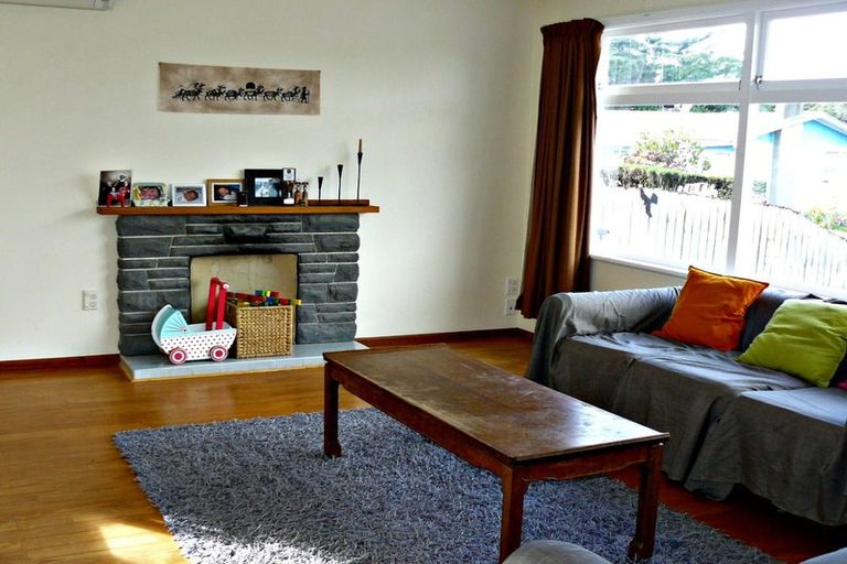 Photo of property in 16 Ivy Place, Birkdale, Auckland, 0626