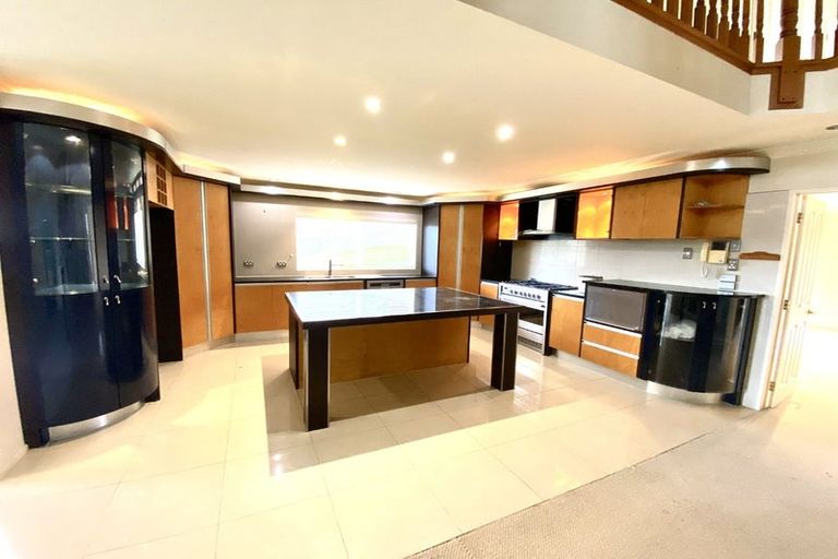 Photo of property in 7 Kawai Rise, Te Atatu Peninsula, Auckland, 0610