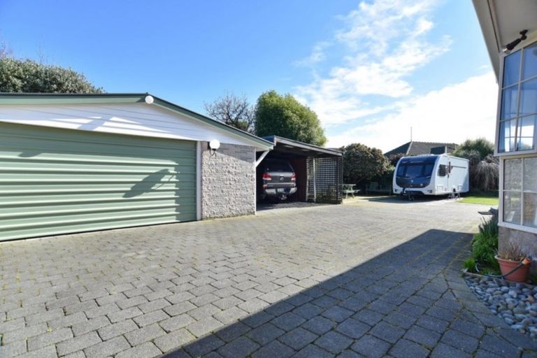 Photo of property in 11 Emlyn Place, Avondale, Christchurch, 8061