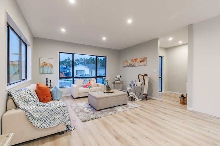 Photo of property in 13 Konoba Avenue, Kumeu, 0810
