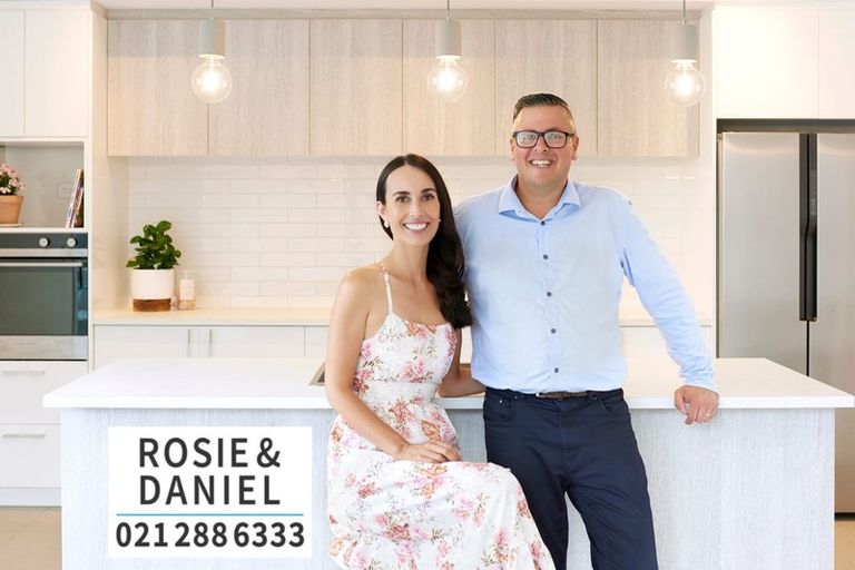 Photo of property in 5 Capstan Court, Te Atatu Peninsula, Auckland, 0610