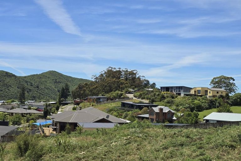 Photo of property in 10 Raukura Rise, Picton, 7220