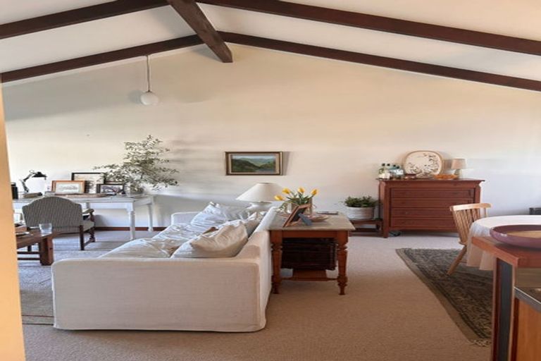 Photo of property in 3 Raekura Place, Redcliffs, Christchurch, 8081