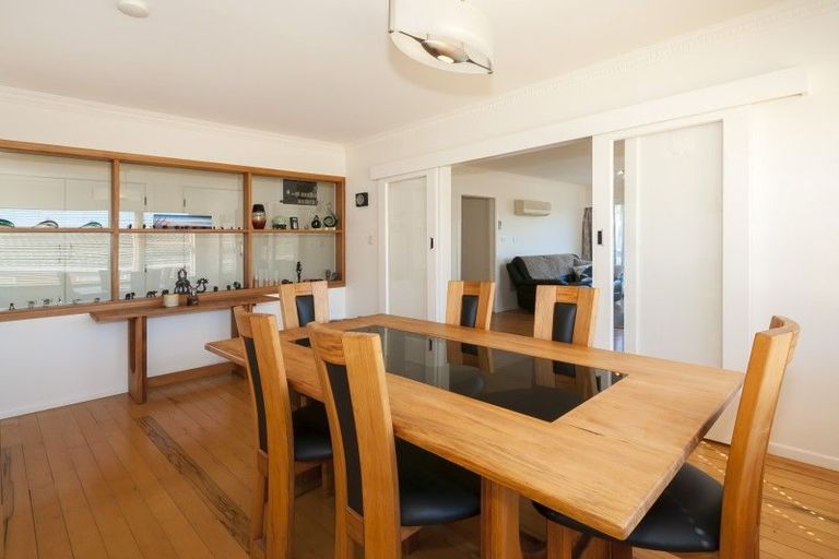 Photo of property in 2 Volkner Grove, Waterloo, Lower Hutt, 5011
