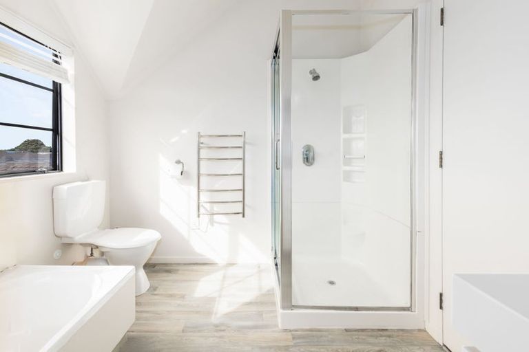 Photo of property in 129 Seaview Road, Paraparaumu Beach, Paraparaumu, 5032