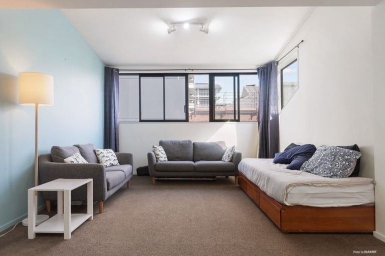 Photo of property in Courtenay Mews Apartments, 16/14u Alpha Street, Te Aro, Wellington, 6011