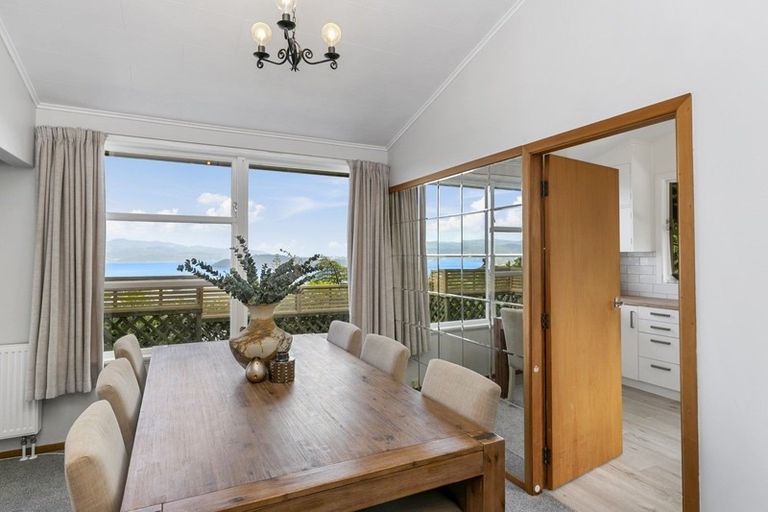 Photo of property in 33 Ranui Crescent, Khandallah, Wellington, 6035