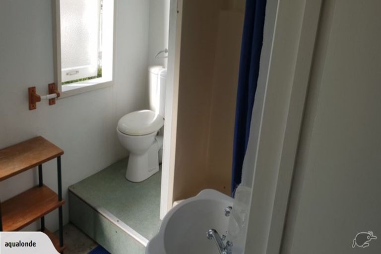 Photo of property in 21 High Road, Glenfield, Auckland, 0629