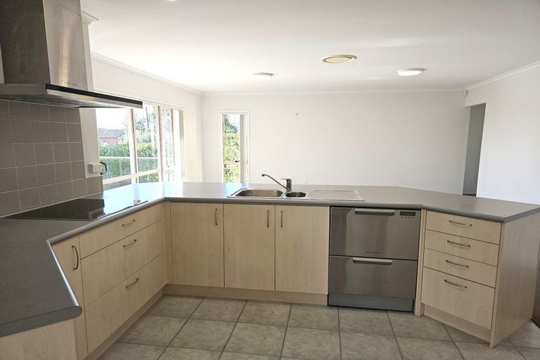 Photo of property in 1 Anchorite Way, Red Beach, 0932