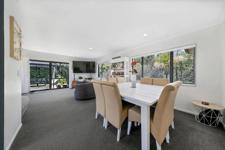 Photo of property in 63 Claverdon Drive, Massey, Auckland, 0614