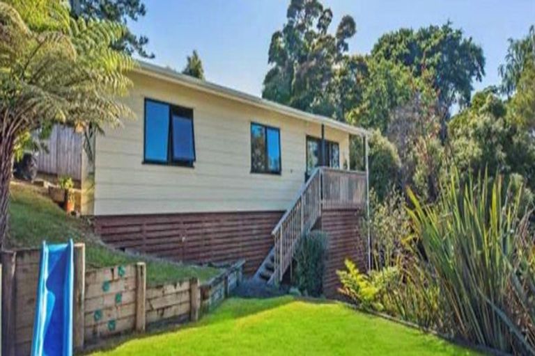 Photo of property in 6 Nielsen Place, Massey, Auckland, 0614