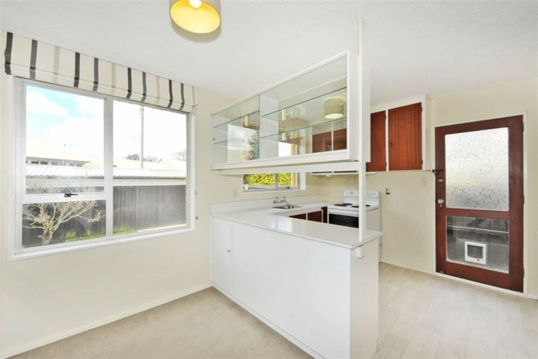 Photo of property in 6 Bowman Place, Sockburn, Christchurch, 8042
