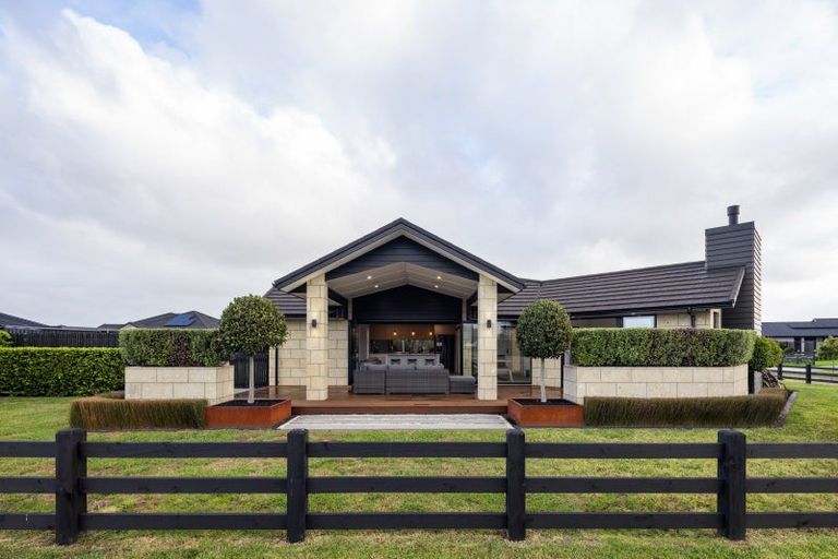 Photo of property in 34 Mike Smith Drive, Cambridge, 3434