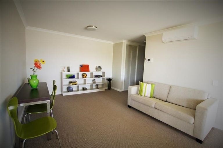 Photo of property in 102 Landmark Terrace, Orewa, 0931