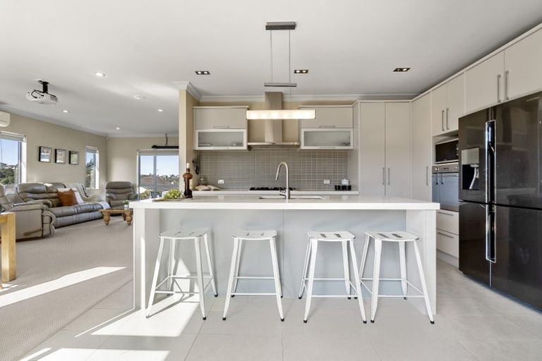 Photo of property in 39 Hornbill Drive, Fairview Heights, Auckland, 0632