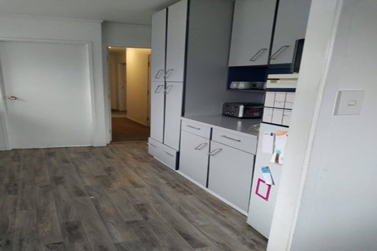 Photo of property in 10 Sabana Place, Unsworth Heights, Auckland, 0632