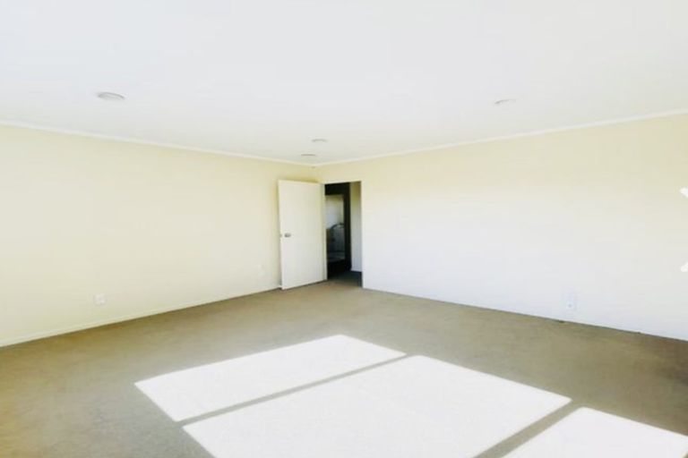 Photo of property in 1/99 Evelyn Road, Cockle Bay, Auckland, 2014