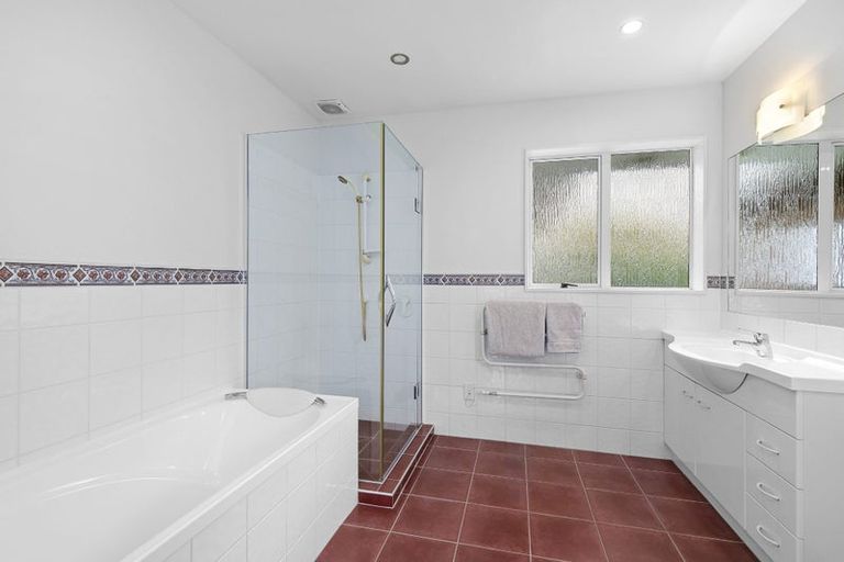 Photo of property in 2 Bloomfield Terrace, Hutt Central, Lower Hutt, 5010