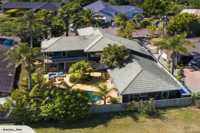 Photo of property in 24 St Lucia Place, Unsworth Heights, Auckland, 0632