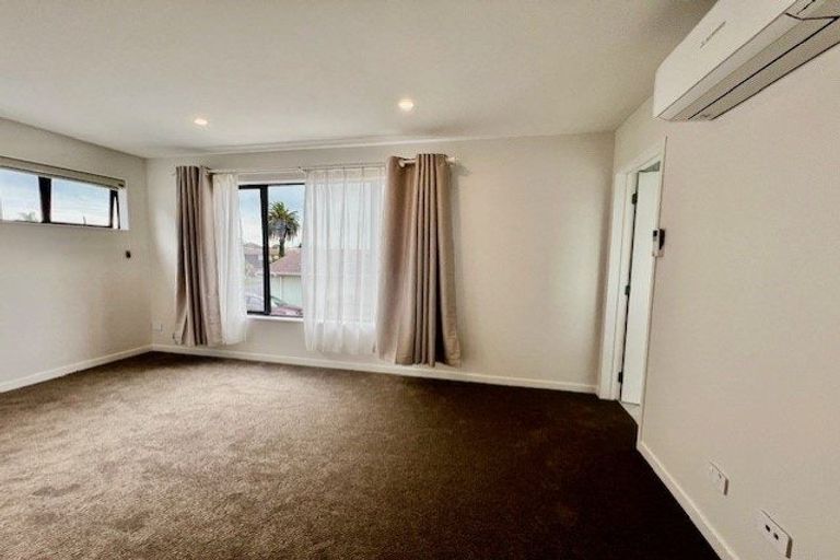 Photo of property in 56 Casuarina Road, Half Moon Bay, Auckland, 2012