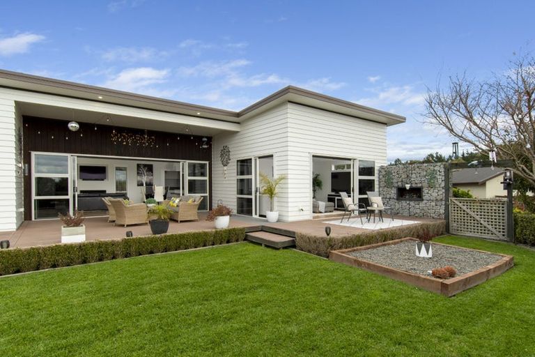 Photo of property in 33r Oceana Drive, Welcome Bay, Tauranga, 3175