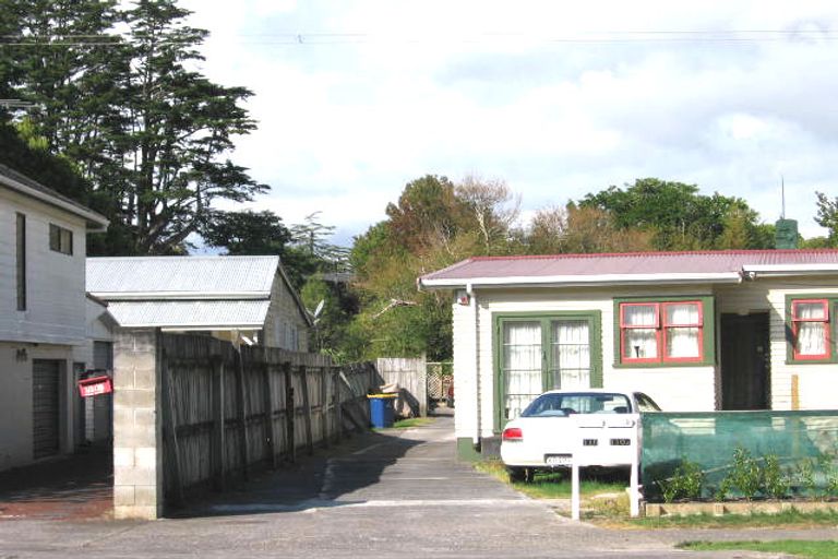 Photo of property in 1/110 Portage Road, New Lynn, Auckland, 0600