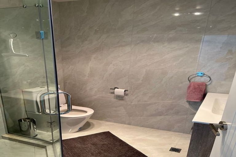 Photo of property in 17b Craigbank Avenue, New Lynn, Auckland, 0600