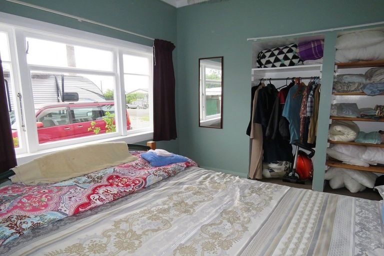 Photo of property in 84 Romilly Street, Westport, 7825