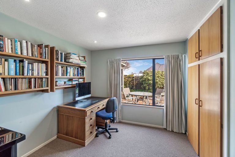 Photo of property in 9 Buscot Gate, Avonhead, Christchurch, 8042