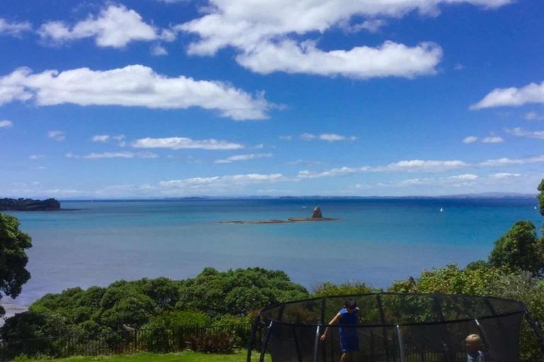 Photo of property in 1009 Whangaparaoa Road, Tindalls Beach, Whangaparaoa, 0930