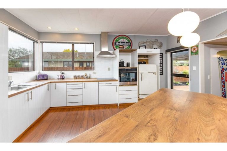 Photo of property in 40 Kowhai Avenue, Rangiora, 7400