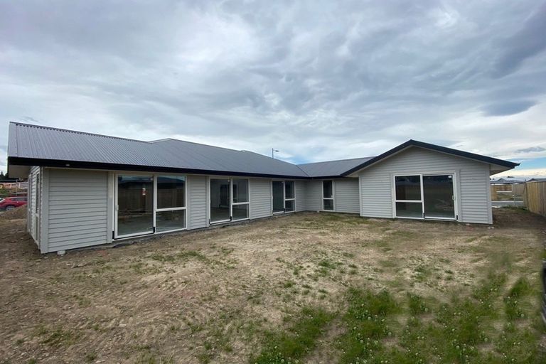 Photo of property in 1 Hepburn Place, Rolleston, 7614