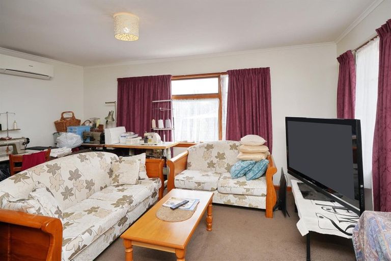 Photo of property in 28 Vivian Street, Burwood, Christchurch, 8083