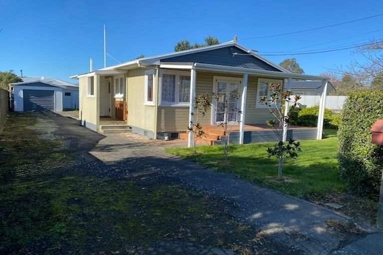Photo of property in 14 Shanly Street, Waipawa, 4210