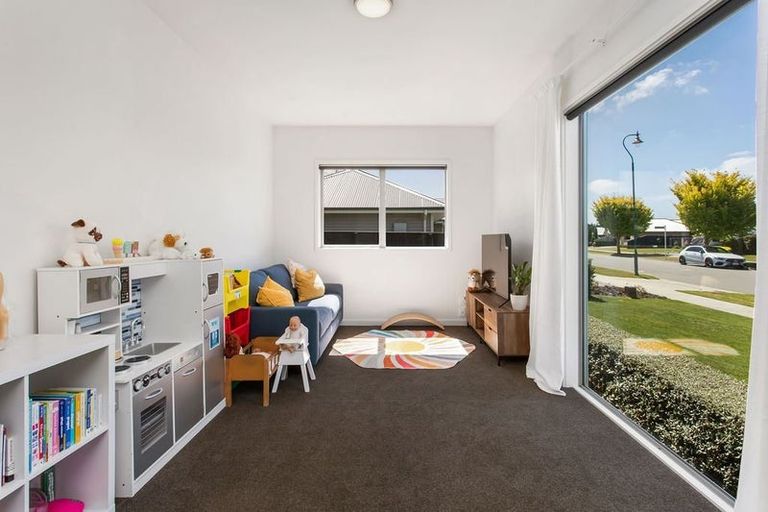 Photo of property in 7 Huntingdon Drive, Rangiora, 7400