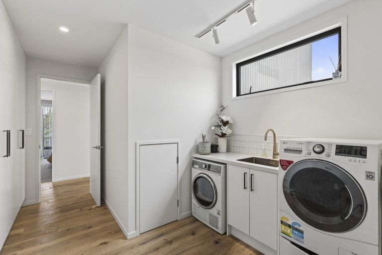 Photo of property in 8 Kowhai Street, Strandon, New Plymouth, 4312