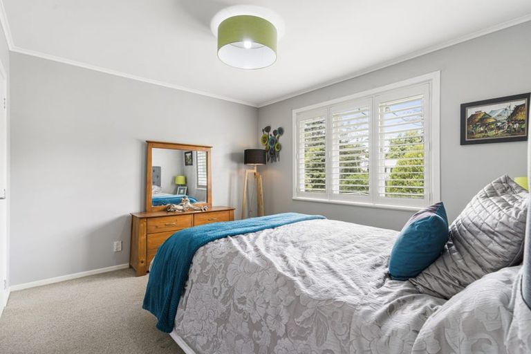 Photo of property in 45 Lauderdale Road, Birkdale, Auckland, 0626
